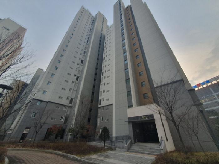 502동 전경