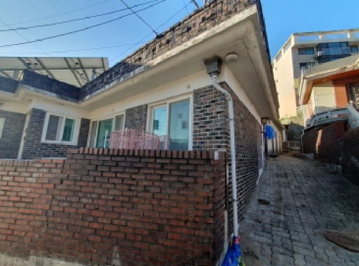 목록1 및 제시외 지상 건물